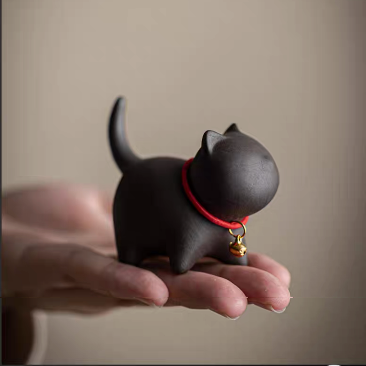 Purple Sand Clay Playing Cat with Red String Bell Necklace/Tea Puppy Decorative Tea Toy